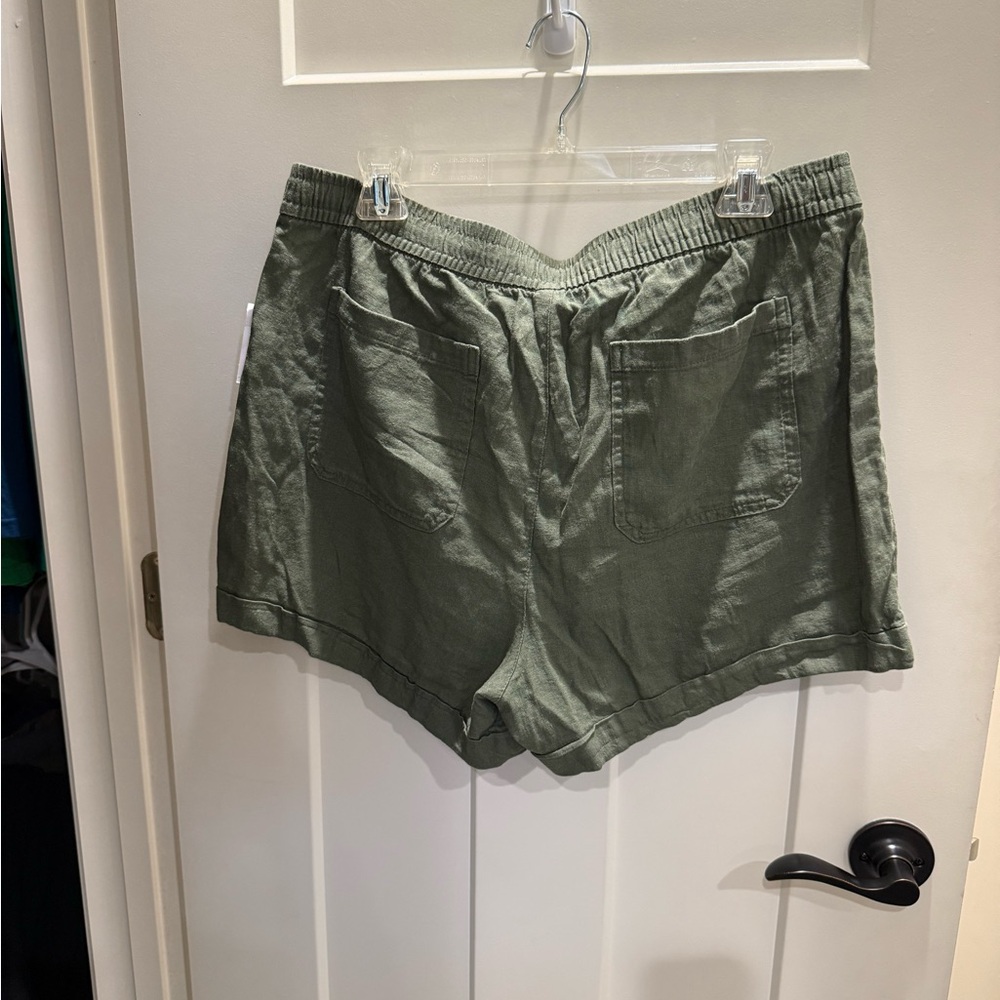 Old Navy Olive Green Women Shorts - Picture 2 of 2